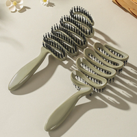 Peigne à cheveux 2026 à poils en silicone de couleur unie avec manche en plastique, pour massage du cuir chevelu et coiffage volumineux, pour femmes et hommes, usage domestique