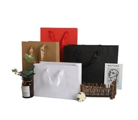 Vente en gros de sacs à provisions en papier de couleur avec logo personnalisé pour cadeaux de fêtes d'enfants