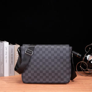 Bolso Cruzado de Moda Europeo-Americana para <span class=keywords><strong>Hombre</strong></span>, con Tapa Abatible, de PU con Diseño de Cocodrilo, Horizontal, Informal, <span class=keywords><strong>Portadocumentos</strong></span>, <span class=keywords><strong>Mochila</strong></span> a Cuadros - Product Image 1