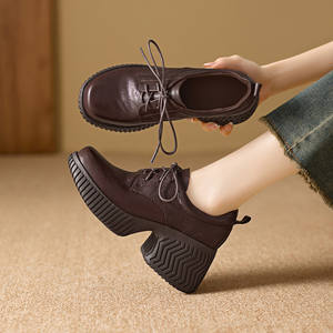 Zapatos de Cuero Genuino Hechos a Mano, Diseño Cuadrado Simple, Color Sólido, Elegantes, Largos, Antideslizantes, Impermeables, Duraderos, Retro, Casuales, Gruesos - Product Image 4