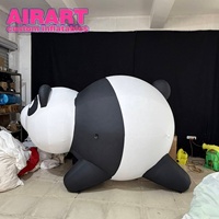 Adorable ballon gonflable en forme de panda, animal gras et mignon, pour une décoration amusante en intérieur.