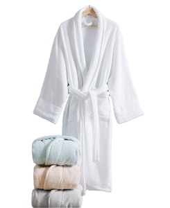 Vente en gros de robe de bain de couple en molleton de corail en microfibre, peignoir pour dames et peignoir d'hôtel blanc - Product Image 2