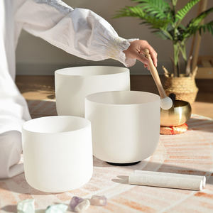 맞춤형 알케미 프로스티드 크리스탈 싱잉볼 사운드 테라피 사운드 힐링 악기 도매 공급업체 (뇌 명상용) - Product Image 1