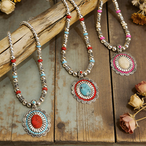 Collier ethnique vintage perlé coloré turquoise - Pendentif rétro en alliage lune et étoile - Bijoux créatifs célestes pour couple - Product Image 2