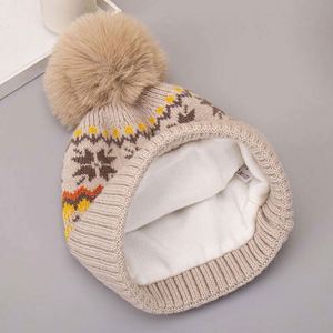 Gorro de Punto Clásico Retro con Pompones para Mujer, Gorro de Invierno Grueso y Cálido con Forro de Piel - Product Image 6