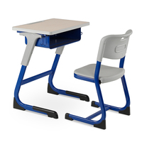 Bureaux et chaises d'école commerciaux modernes avec design ergonomique et surfaces faciles à nettoyer pour activités créatives