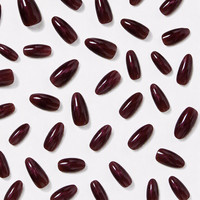 Faux ongles à presser longs et amande en forme d'ongle, rouge bordeaux scintillant, élégants et portables pour les fêtes et la manucure quotidienne