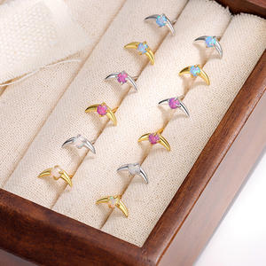 Gaby Titanium 16G Piercing corporel en or 6mm, en forme de lune, avec opale, pour lèvre, cartilage d'oreille et labret, pour femmes et enfants - Product Image 6