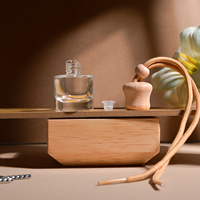 Capuchon en bois clair suspendu diffuseur d'huile essentielle bouteille de parfum de voiture désodorisant de voiture parfum aromathérapie pendentif bouteille
