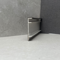 Plinthe en acier inoxydable de 2,44 m de longueur, usage hôtelier, épaisseur 1,5-2 mm, distance du mur 1,2 cm