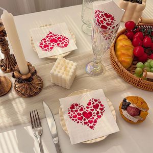 Serviettes de table en papier jetables haut de gamme pour restaurant, serviettes de fête, serviettes de table en forme de cœur rouges estampées or pour la Saint-Valentin - Product Image 3