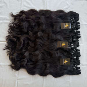 Lots de Cheveux Brésiliens Bouclés Naturels, Cheveux Humains Bouclés Bruts de Vison Brésilien, Fournisseurs d'Extensions de Cheveux Humains Indiens Naturels Lisses - Product Image 1