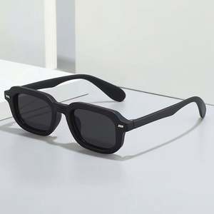 Gafas de Sol Rectangulares Punk con Remaches, Retro 2025, con Logotipo Personalizado, para Hombre y Mujer, UV400, Montura Cuadrada Pequeña - Product Image 3