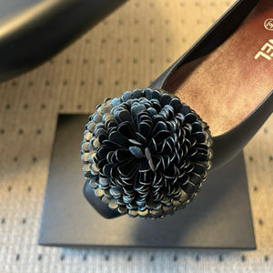 2026 Ballerines plates à fleurs 3D, Ballerines à talon bas, Ballerines plates grandes tailles, Ballerines plates en peau de mouton, Chaussures de créateur haut de gamme, Chaussures pour fêtes et mariages - Product Image 3