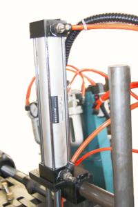 La máquina de fundición a presión de Cámara Caliente fabrica piezas de precisión de aleación de aluminio y zinc de manera eficiente y rápida - Product Image 4