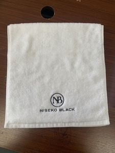 Serviette de bain en coton blanc en gros avec logo personnalisé pour hôtel, sport, spa, salon de coiffure, salon de beauté - Product Image 6