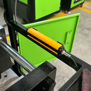 Équipement semi-automatique de moulage par soufflage de bouteilles en HDPE Machine de soufflage de bouteilles de préformes Moteur de pompe PLC pour PC plastique - Product Image 5