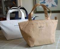 Sacs en papier kraft lavables avec poignées, style luxe, polyvalents, pour le shopping, les cadeaux, l'emballage alimentaire, en matériaux recyclés, vente en gros