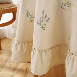 Tovaglia Rotonda in Cotone 100% Stile Nordico con Ricami Floreali e Orlo Arricciato, Colore Crema, Vendita all'Ingrosso - Product Image 6