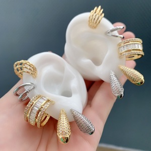 <span class=keywords><strong>BD</strong></span>- C2560 Boucles d'oreilles en CZ brillantes fantastiques, adaptées à tous les jours, boucles d'oreilles de luxe pour femmes, joli design, joli bijou - Product Image 2