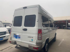 Autobús <span class=keywords><strong>Iveco</strong></span> Daily <span class=keywords><strong>2022</strong></span> de Segunda Mano, Multipropósito, Distancia Entre Ejes Corta, Techo Medio, Camión con Dos Neumáticos Traseros - Product Image 3