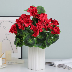 Bouquet de fleurs artificielles de begonias roses en soie Ruilisi pour la décoration de la maison et des hôtels - Product Image 4