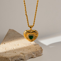 Vente flash - Collier avec pendentif en forme de cœur en acier inoxydable plaqué or 18 carats pour femmes
