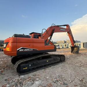 Vente flash : Excavatrice sur chenilles d'occasion Doosan DX225LCA 22 tonnes, état excellent, hydraulique, pour la construction - Product Image 1