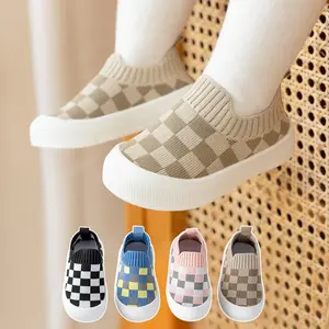 Sapatos infantis de xadrez da moda de alta qualidade para meninos e meninas tênis estilo caminhada para bebês