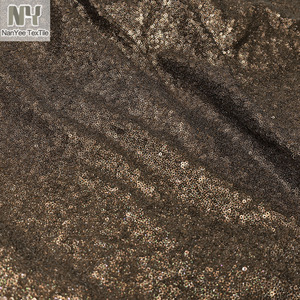 Tela de Punto Elástica Nanyee Textile Micro de 3 mm con Lentejuelas Brillantes Color Café Oscuro Bordadas en Toda la Superficie - Product Image 5