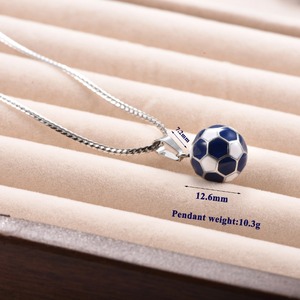 Pendentif de football vintage 3D en émail multicolore, breloque de football en acier inoxydable pour les fans de sport, collier cadeau - Product Image 4