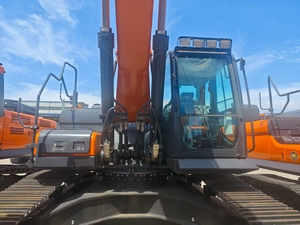 Excavatrice sur chenilles hydraulique robuste DX400LC 7B pour travaux de terrassement et de construction, fournie directement par l'usine - Product Image 4