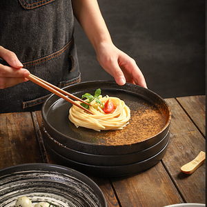 Assiette plate en céramique émaillée de 9 pouces, style minimaliste japonais et coréen, compatible micro-ondes, <span class=keywords><strong>vaisselle</strong></span> de restaurant, usage commercial, pour l'exportation - Product Image 4