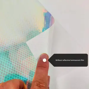 فيلم لاصق ليزري ملون مضيء في الظلام من مادة PET، ملصق سيارة إبداعي للتصميم الذاتي، ألوان عاكسة مبهرة تتوهج فورًا - Product Image 3