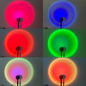 <span class=keywords><strong>Lampe</strong></span> LED Coucher <span class=keywords><strong>de</strong></span> Soleil avec Télécommande RGB 16 Couleurs, Projection Arc-en-ciel, Veilleuse Design Moderne Compact, Alimentation par Batterie - Product Image 2