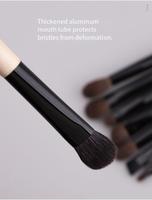Kit professionnel de 8 pinceaux de maquillage en poils de chèvre avec manche en bois, comprenant un pinceau éventail, un baume à lèvres, un correcteur, des outils pour le visage et les yeux, un eye-liner