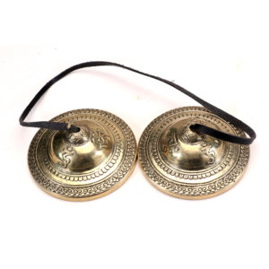 Platillos de metal grabados con campanas tibetanas hechas a mano Tingsha para fines religiosos y curativos de sonido - Product Image 1