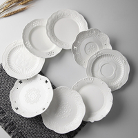 Europese stijl 6 inch geëmbosseerde witte taartborden ronde hapjesbord ronde porseleinen dessertbord voor restaurant