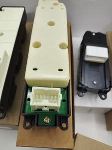 สวิตช์กระจกไฟฟ้าสำหรับนิสสัน บีเอ็มดับเบิลยู โตโยต้า ฮุนได สวิตช์ยกกระจก 61319155501 61313414354 13305373 84820-02111 MR732119 - Product Image 4