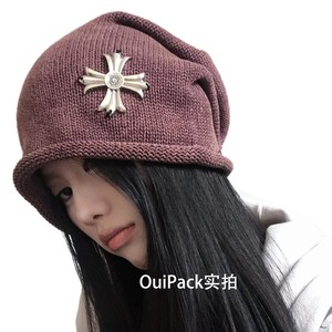 Bonnet coréen avec emblème croix, gris foncé, tricoté, coupe-vent, style automne-hiver pour femme, grande circonférence de tête - Product Image 5