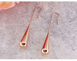 ต่างหูทรงกรวยสำหรับผู้หญิง |   เครื่องประดับสแตนเลสสตีลชุบทอง 18K PVD สุดชิคและโดดเด่น |   กันน้ำ ป้องกันการแพ้ และทนทาน - Product Image 6