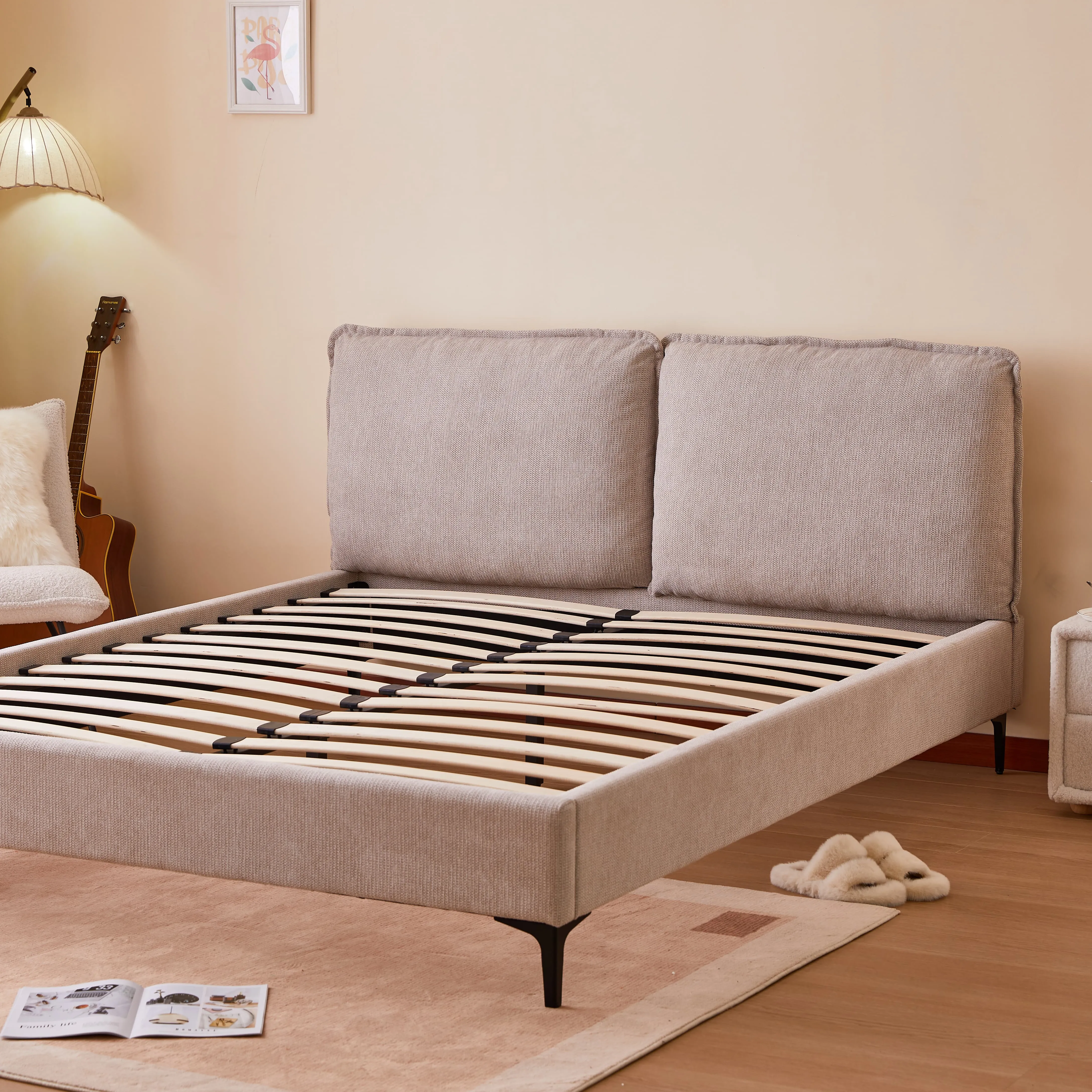 Nouveau design élégant cadres de lit en tissu de velours tête de lit capitonnée à boutons en lin pleine grandeur en bois massif lits à lattes
