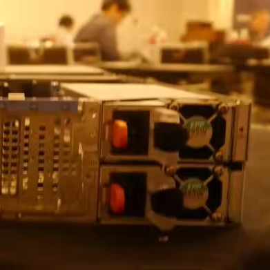 Highly Scalable PowerEdge R7515 2U Rack Server 32GB/64GB Memory 1.2TB HDD AMD 7402P Single-Socket Used Stock 3-Year HBA330