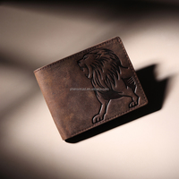 Dompet Kulit Sapi Vintage Crazy Horse untuk Pemburu, Dompet Lipat Dua dengan Pola Hewan Berukir Laser dan Kompartemen Koin dengan Kancing.