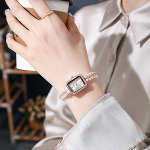 Montre pour femme tendance 2026 avec cristal carré et quartz, bracelet de perles - Style élégant, bracelet en acier inoxydable, résistante à l'eau - Faible coût - Product Image 3