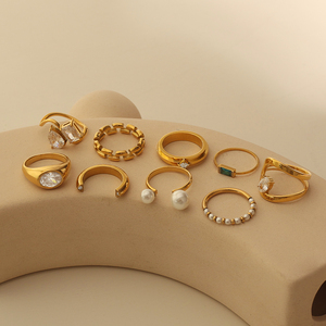 Anillo Geométrico de Acero Inoxidable con Zirconia, Chapado en Oro de 18K, Antideslustre, Joyería Clásica, Sencilla, Moderna y Elegante, Certificado AIGS - Product Image 5