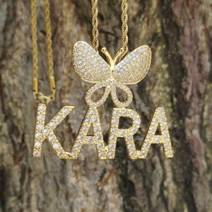 Collier nom personnalisé pour femme avec <span class=keywords><strong>lunette</strong></span> <span class=keywords><strong>papillon</strong></span> personnalisé zircon cubique glacé plaqué or Hip-Hop bijoux de mode - Product Image 2