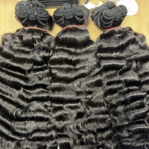 Fornitori di Capelli Umani Grezzi: Fasci di Capelli Ricci Birmani con Chiusura Frontale HD, Extension di Capelli Umani con Cuticole Allineate, Tessiture di Capelli - Product Image 1
