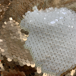 Vente en gros de tissus à sequins réversibles double face 5mm en filet Champagne blanc pour robes de soirée pour femmes mariages pour garçons - Product Image 4