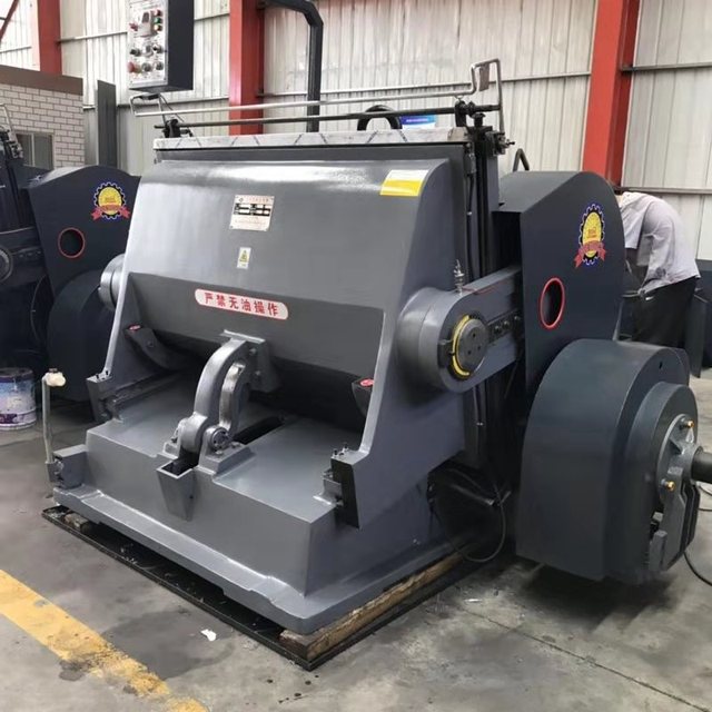 Creasing and Die Cutting Machine